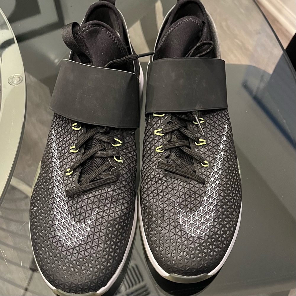 Nike Black and White Athletic Shoes